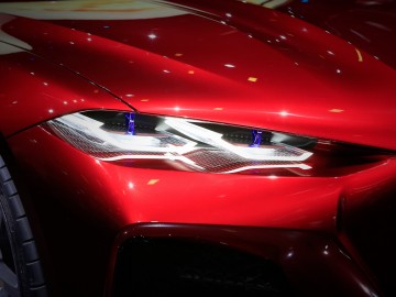 BMW Concept 4 &ndash; Studium grilla